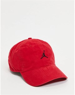 Красная кепка с логотипом в виде баскетболиста Nike H86 Jordan