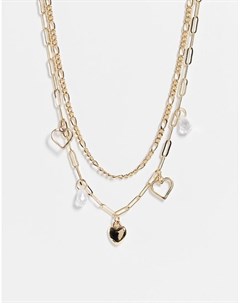 Золотистое многоярусное ожерелье чокер с подвесками в виде сердечек и жемчужин Topshop