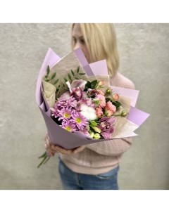 Букет комплимент с орхидеями и ассорти свежих цветов Окцветок